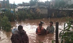 उपत्यकाको विभिन्न ठाउँमा डुवानमा परेकाहरुको सशस्त्रद्वारा उद्धार उपत्यकाको विभिन्न ठाउँमा डुवानमा परेकाहरुको सशस्त्रद्वारा उद्धार