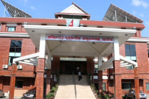 बाँके मालपोतका खरिदारसहित तीन जना घुससहित पक्राउ