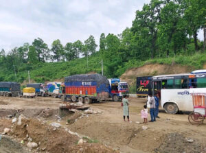 अविरल वर्षापछि दाउन्ने सडक बन्द, पाल्पामा राति सवारी सञ्चालन निषेध