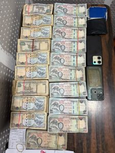 बिरगञ्जमा १४ लाख हुन्डी रकमसहित २ जना पक्राउ