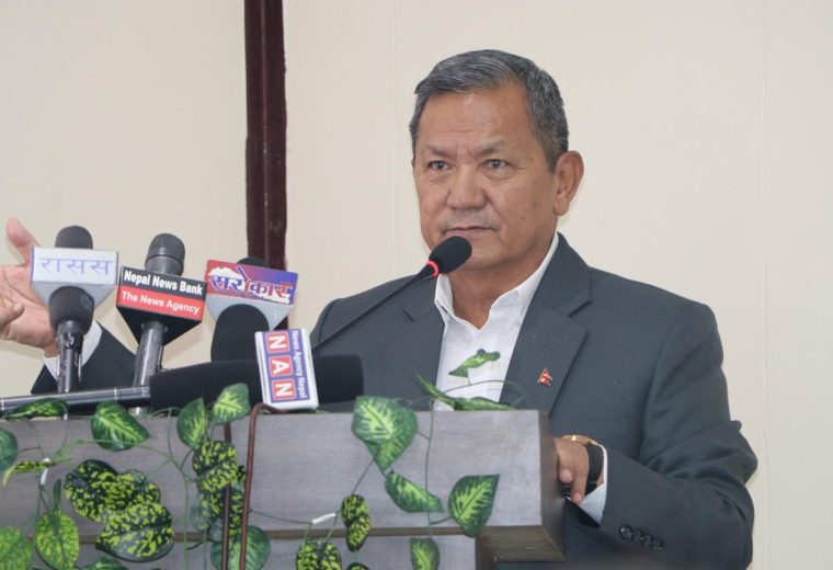 नेपालसँग श्रम सम्झौता भएका मुलुकमा हुलाक सेवा अनिवार्य गर्नुपर्छ : मन्त्री गुरुङ