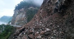 तुइन खोलामा निरन्तर पहिरो, नारायणगढ–मुग्लिन सडक सञ्चालन अनिश्चित