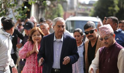 स्वास्थ्य उपचारका लागि सिंगापुर जाँदै देउवा, कांग्रेस नेतृत्व खड्काको जिम्मामा स्वास्थ्य उपचारका लागि सिंगापुर जाँदै देउवा, कांग्रेस नेतृत्व खड्काको जिम्मामा