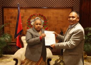 फागुन २१ को निर्वाचन नजिकिँदै गर्दा मन्त्री घिसिङले दिए राजीनामा