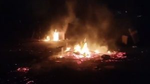 सुनसरीमा दुई समुदायबीच झडप : प्रहरीको गोली लागेर एक युवकको मृत्यु, पाँच क्षेत्रमा अनिश्चितकालीन कर्फ्यू