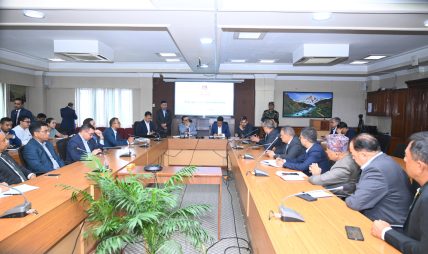 अर्थतन्त्र विस्तार गर्न सरकार र बैंकबीच सहकार्य अपरिहार्य : अर्थमन्त्री स्वर्णिम वाग्ले अर्थतन्त्र विस्तार गर्न सरकार र बैंकबीच सहकार्य अपरिहार्य : अर्थमन्त्री स्वर्णिम वाग्ले
