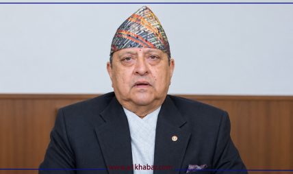 पूर्वराजा ज्ञानेन्द्रले भने– राजनीतिक, संवैधानिक र आर्थिक क्षेत्र अन्योलमा पूर्वराजा ज्ञानेन्द्रले भने– राजनीतिक, संवैधानिक र आर्थिक क्षेत्र अन्योलमा